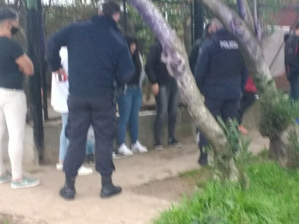 <p>Fiesta clandestina en el barrio Infico de Florencio Varela.</p>